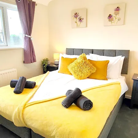 Terrance House, Modern, Spacious Apartment