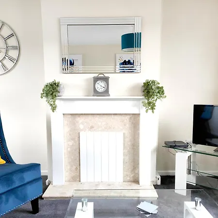 Terrance House, Modern, Spacious *